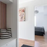 Luxurious 2br Penthouse With Private Balcony Daire