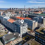 Daire Luxurious 2br Penthouse With Private Balcony Tampere