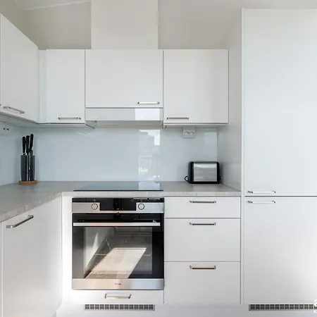 Luxurious 2br Penthouse With Private Balcony