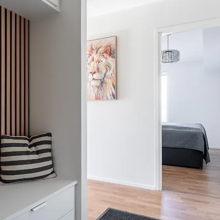 Luxurious 2br Penthouse With Private Balcony Lejlighed