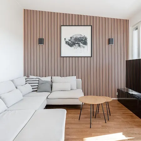 Luxurious 1br Penthouse With Private Balcony *