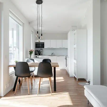 Luxurious 2br Penthouse With Private Balcony * 탐페레