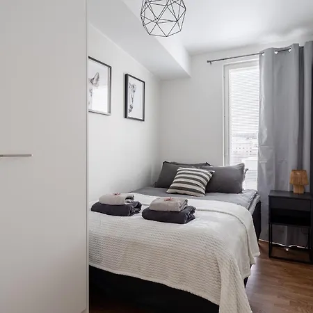 Luxurious 2br Penthouse With Private Balcony Apartment