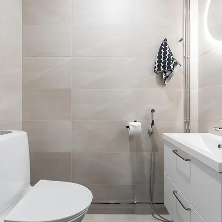 Luxurious 2br Penthouse With Private Balcony 탐페레