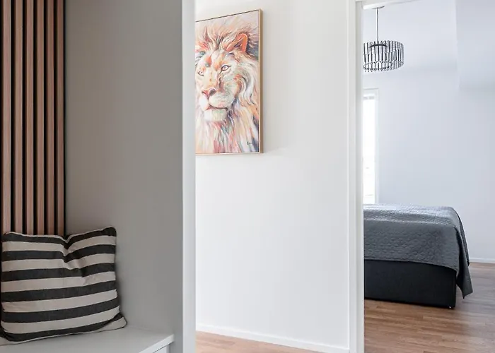 Luxurious 2br Penthouse With Private Balcony Apartment