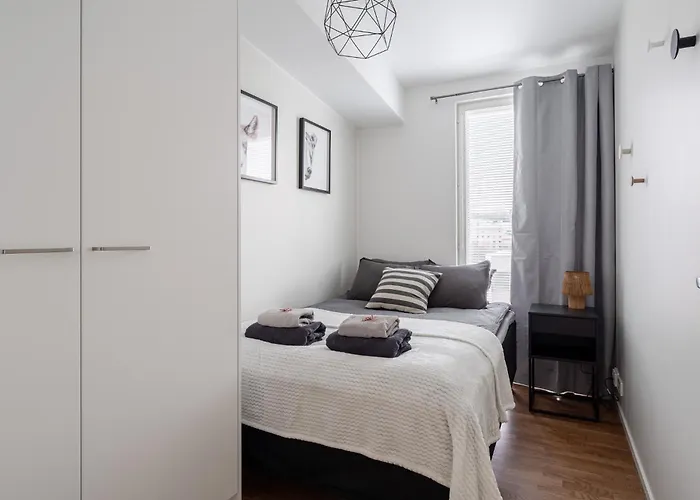 Luxurious 2br Penthouse With Private Balcony Apartment